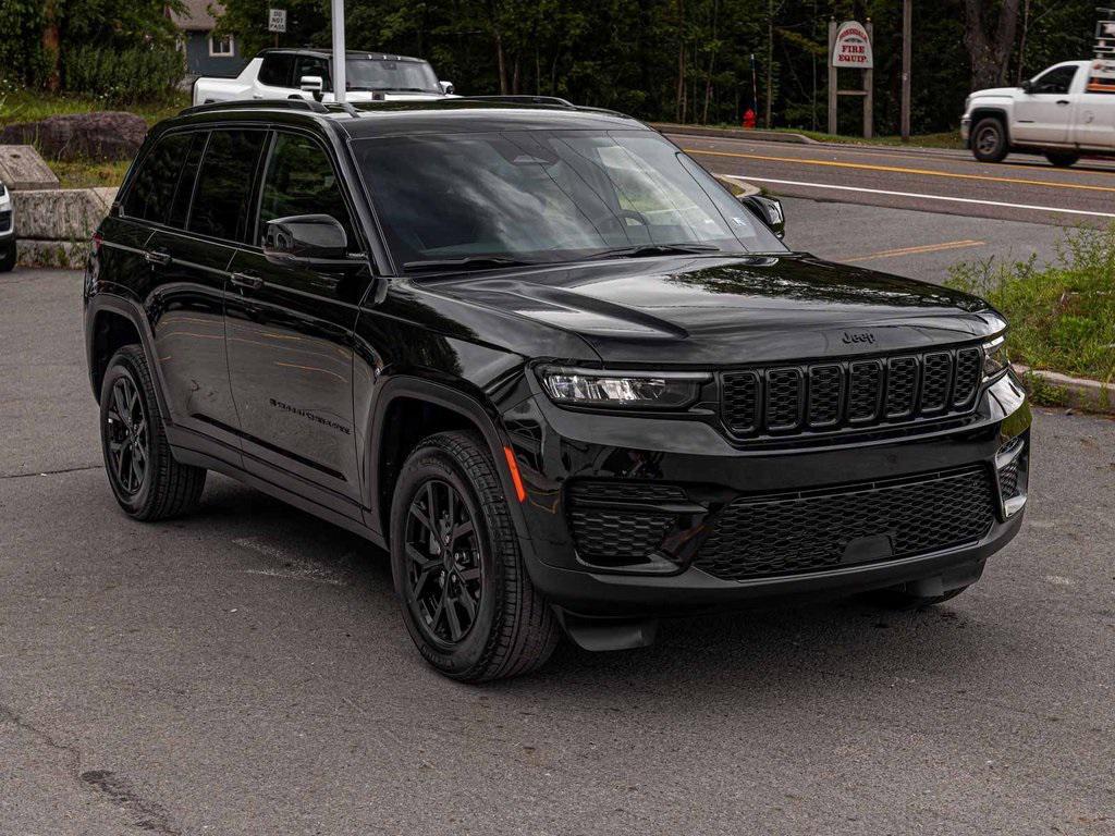 new 2025 Jeep Grand Cherokee car, priced at $42,830