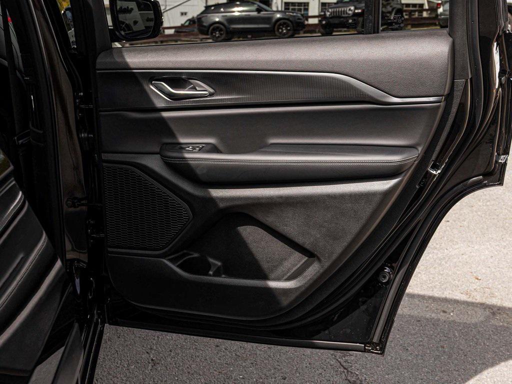 new 2025 Jeep Grand Cherokee L car, priced at $44,409
