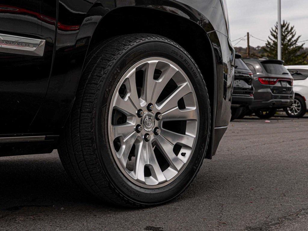 used 2015 Cadillac Escalade ESV car, priced at $23,990