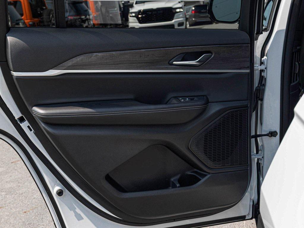 new 2025 Jeep Grand Cherokee L car, priced at $49,548