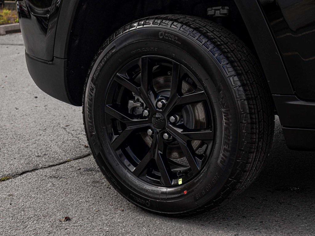new 2025 Jeep Grand Cherokee car, priced at $45,009