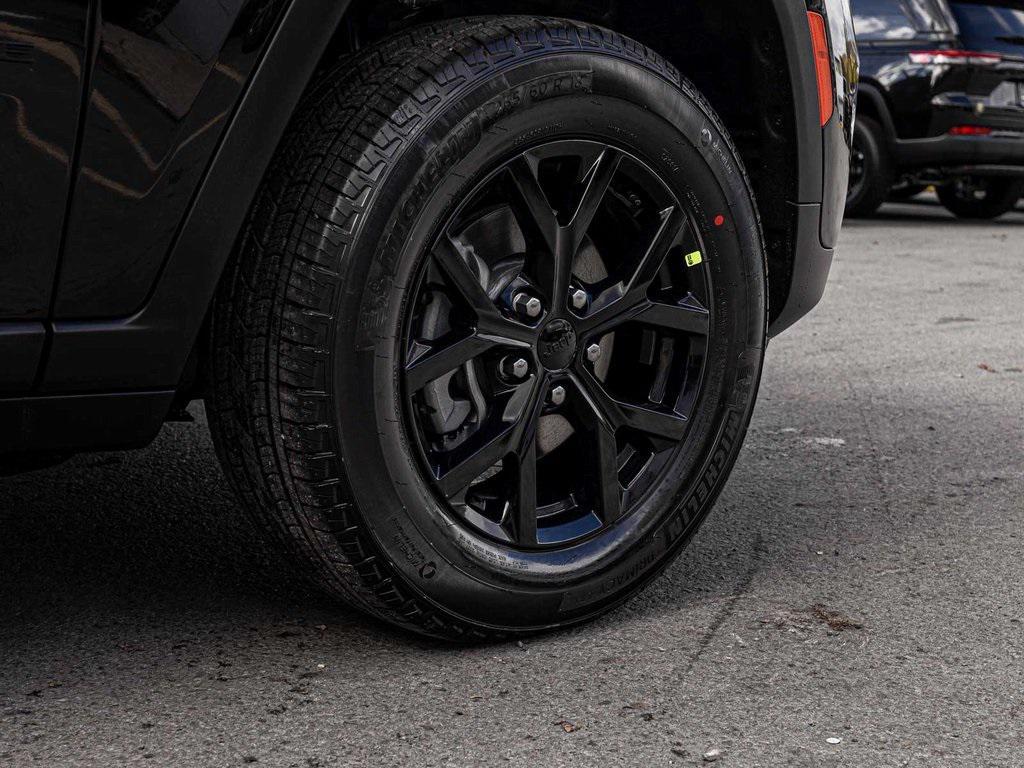 new 2025 Jeep Grand Cherokee car, priced at $45,009