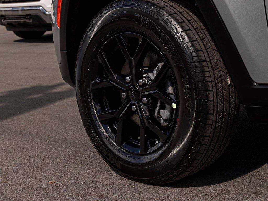 new 2025 Jeep Grand Cherokee car, priced at $42,647