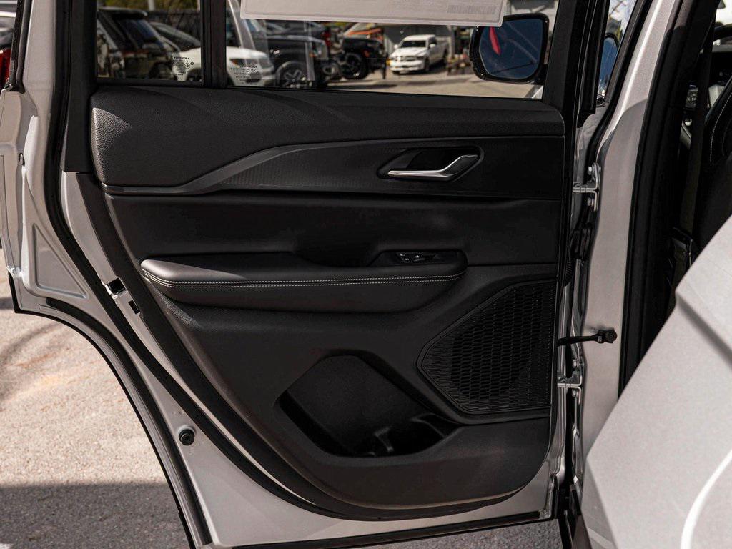 new 2025 Jeep Grand Cherokee car, priced at $42,647