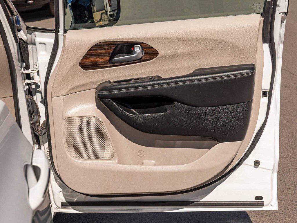 used 2023 Chrysler Pacifica Hybrid car, priced at $27,240