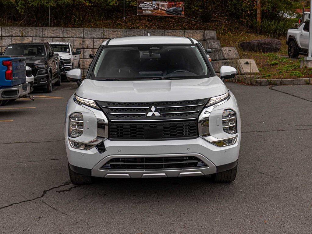 used 2024 Mitsubishi Outlander car, priced at $22,450