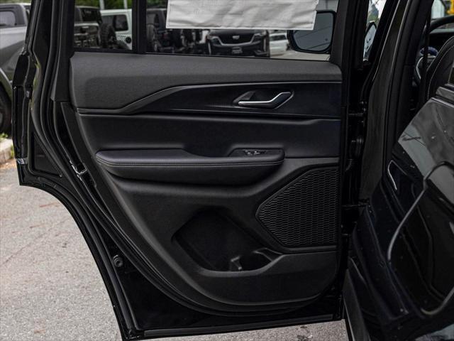 new 2025 Jeep Grand Cherokee car