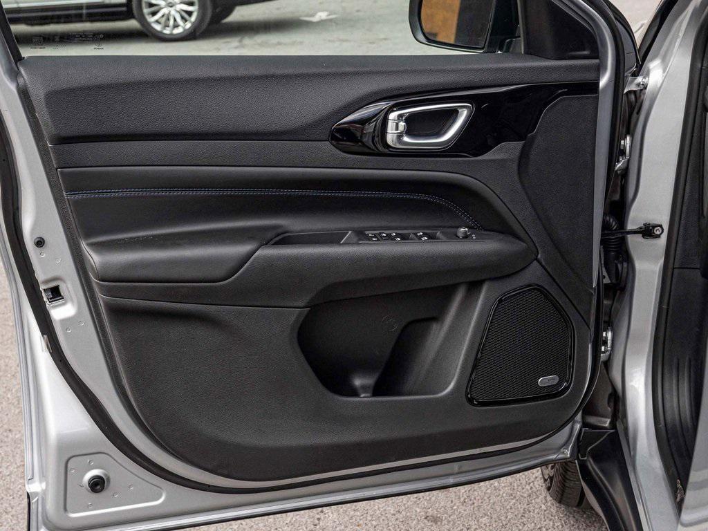 new 2025 Jeep Compass car, priced at $37,427