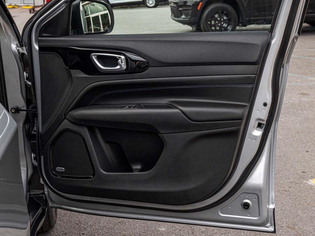 new 2025 Jeep Compass car, priced at $37,427