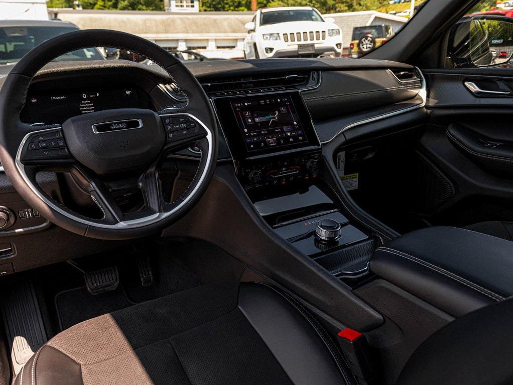 new 2025 Jeep Grand Cherokee car, priced at $42,710