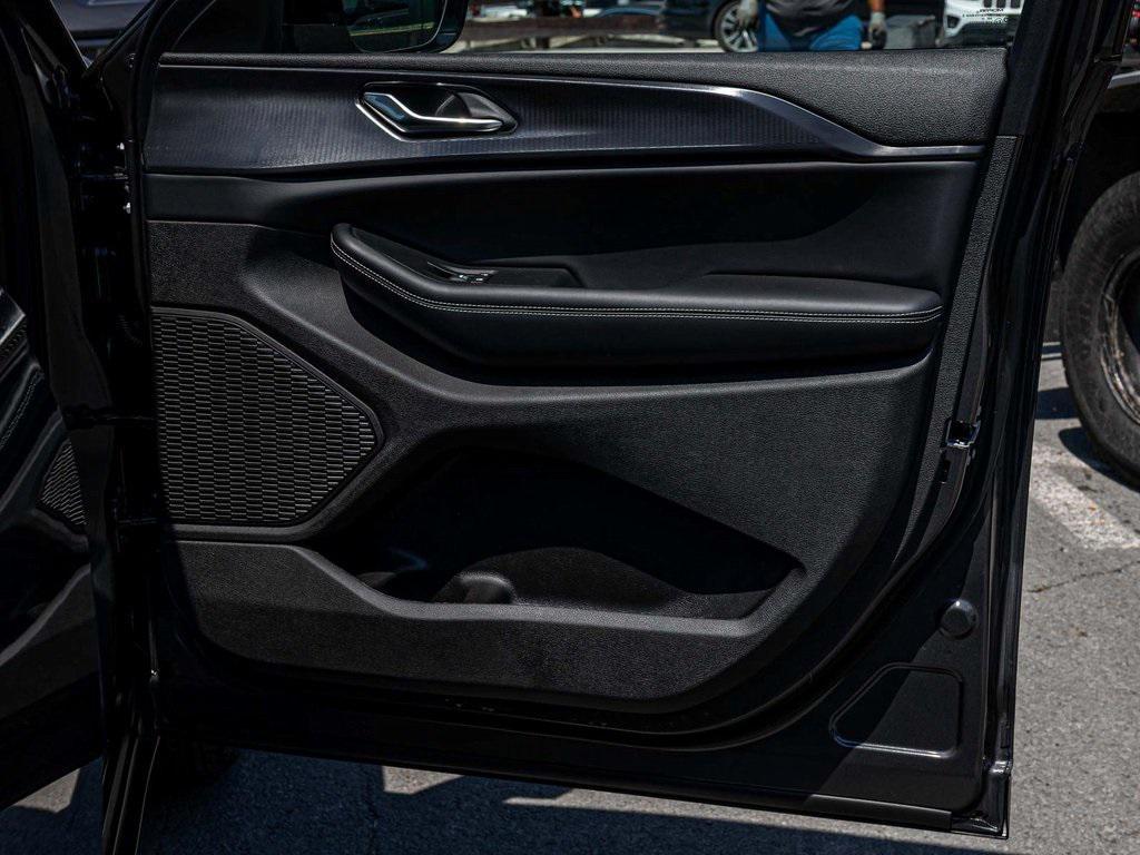 new 2025 Jeep Grand Cherokee car, priced at $42,710