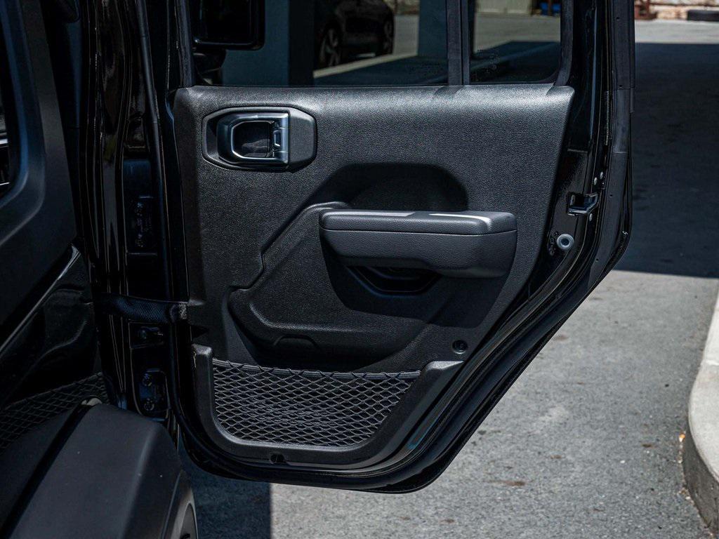 new 2025 Jeep Wrangler car