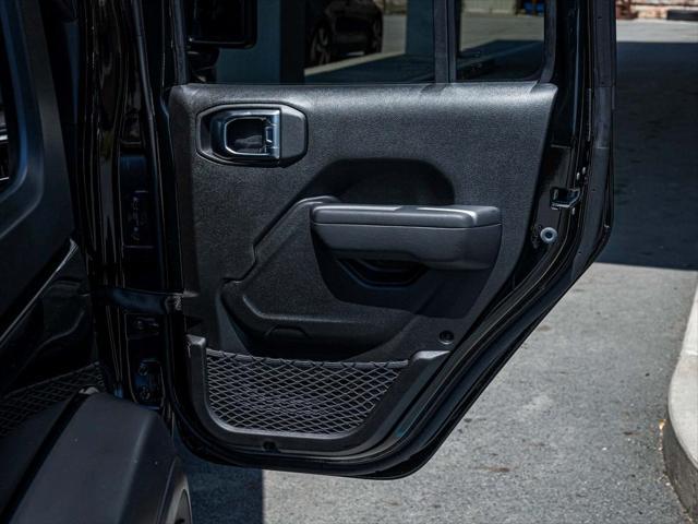 new 2025 Jeep Wrangler car