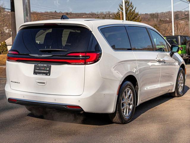 new 2025 Chrysler Pacifica car, priced at $42,326