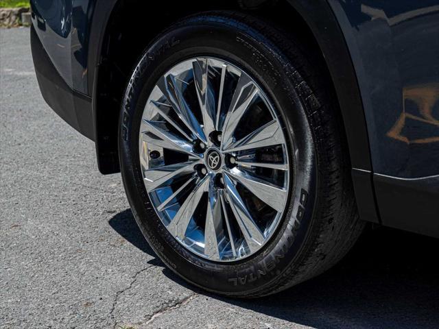 used 2024 Toyota Grand Highlander car, priced at $53,890