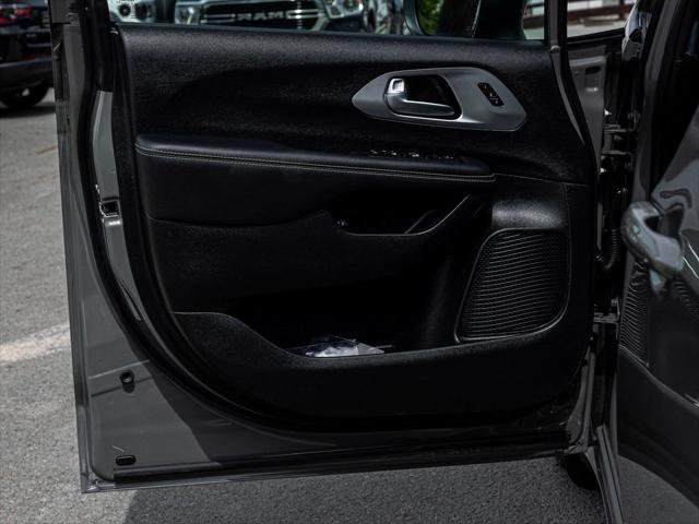 used 2023 Chrysler Pacifica Hybrid car, priced at $29,990