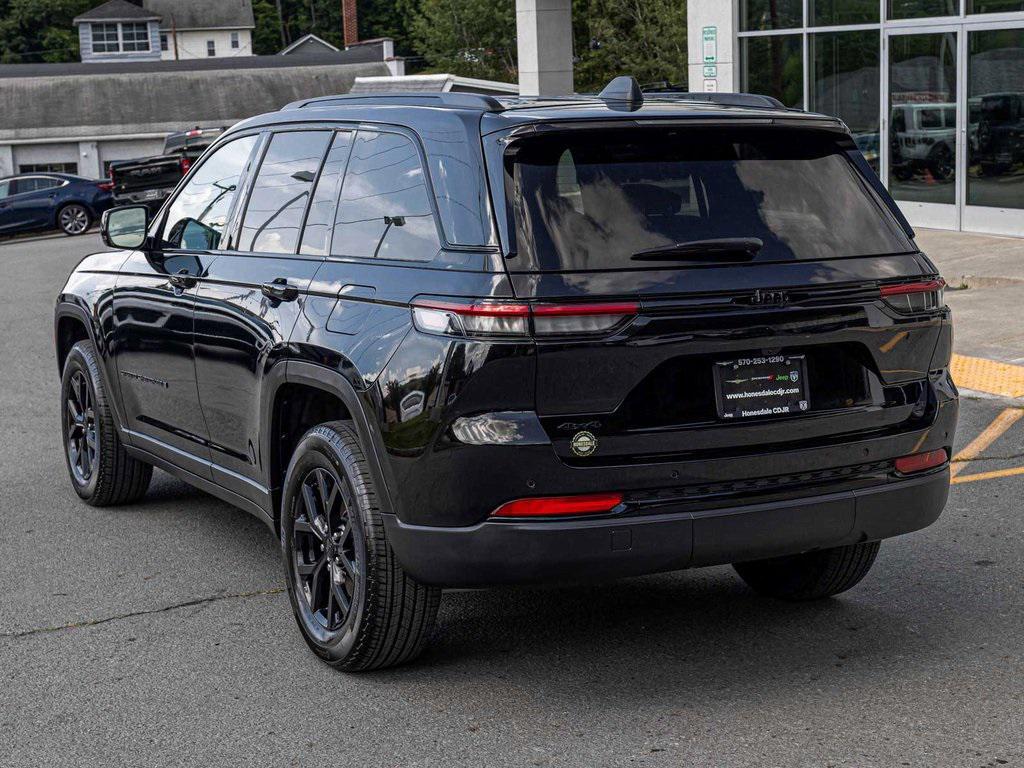 used 2024 Jeep Grand Cherokee car, priced at $35,990