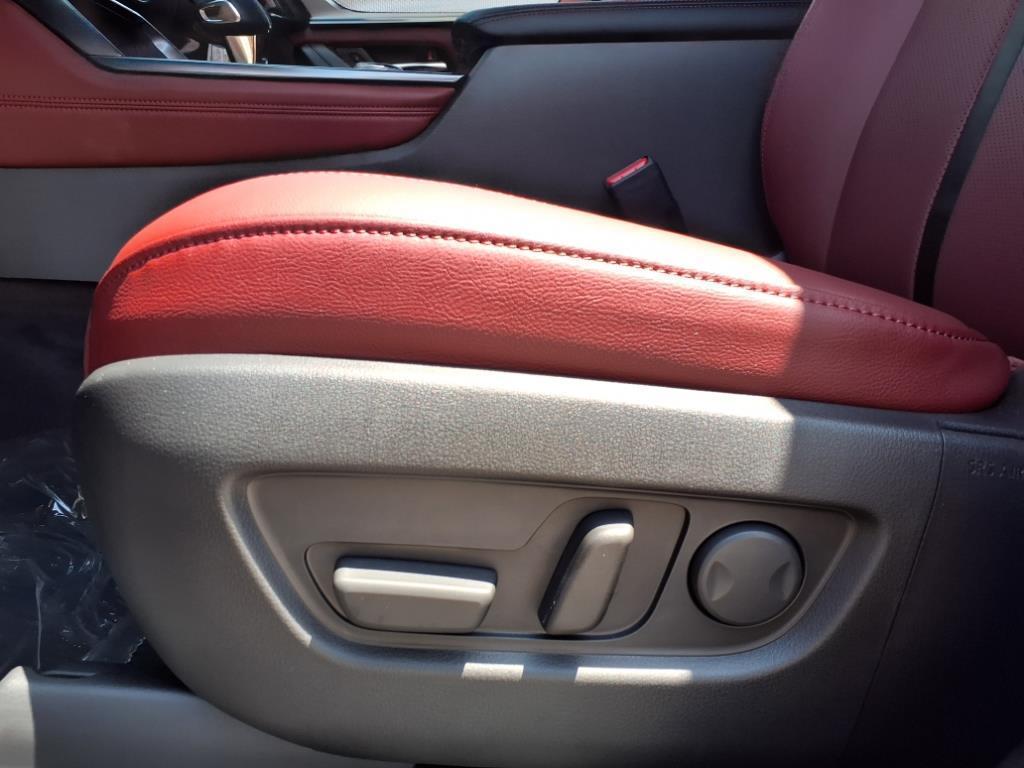 new 2025 Mazda CX-70 car, priced at $46,528