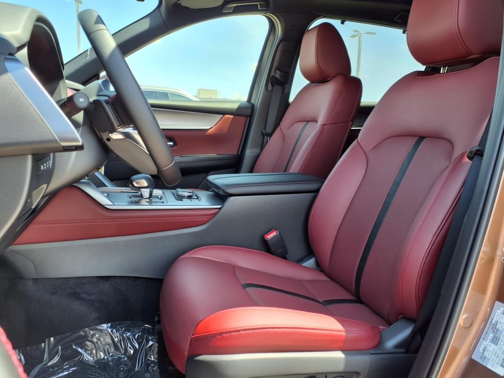 new 2025 Mazda CX-70 car, priced at $46,528