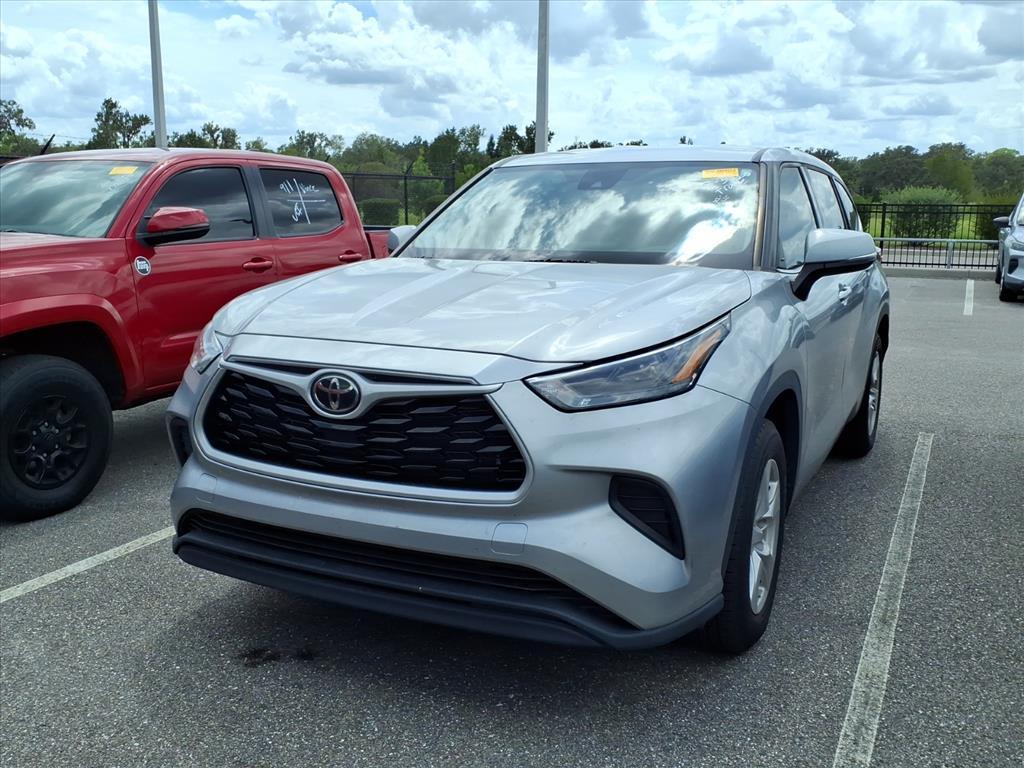 used 2022 Toyota Highlander car, priced at $26,595