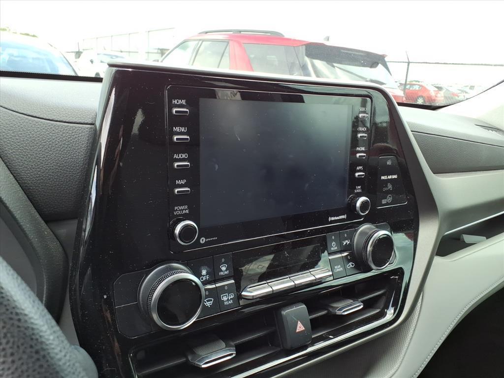 used 2022 Toyota Highlander car, priced at $26,595