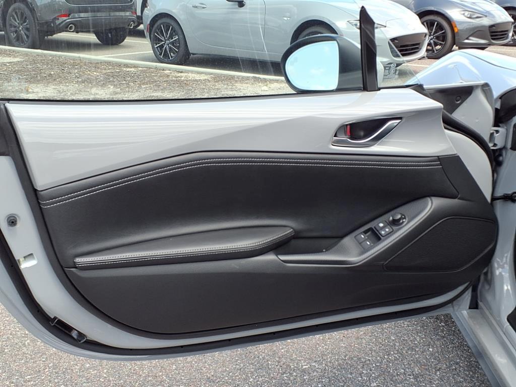 new 2025 Mazda MX-5 Miata RF car, priced at $39,478