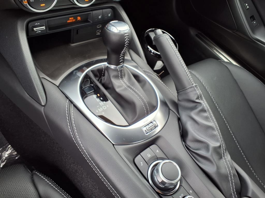 new 2025 Mazda MX-5 Miata RF car, priced at $39,574