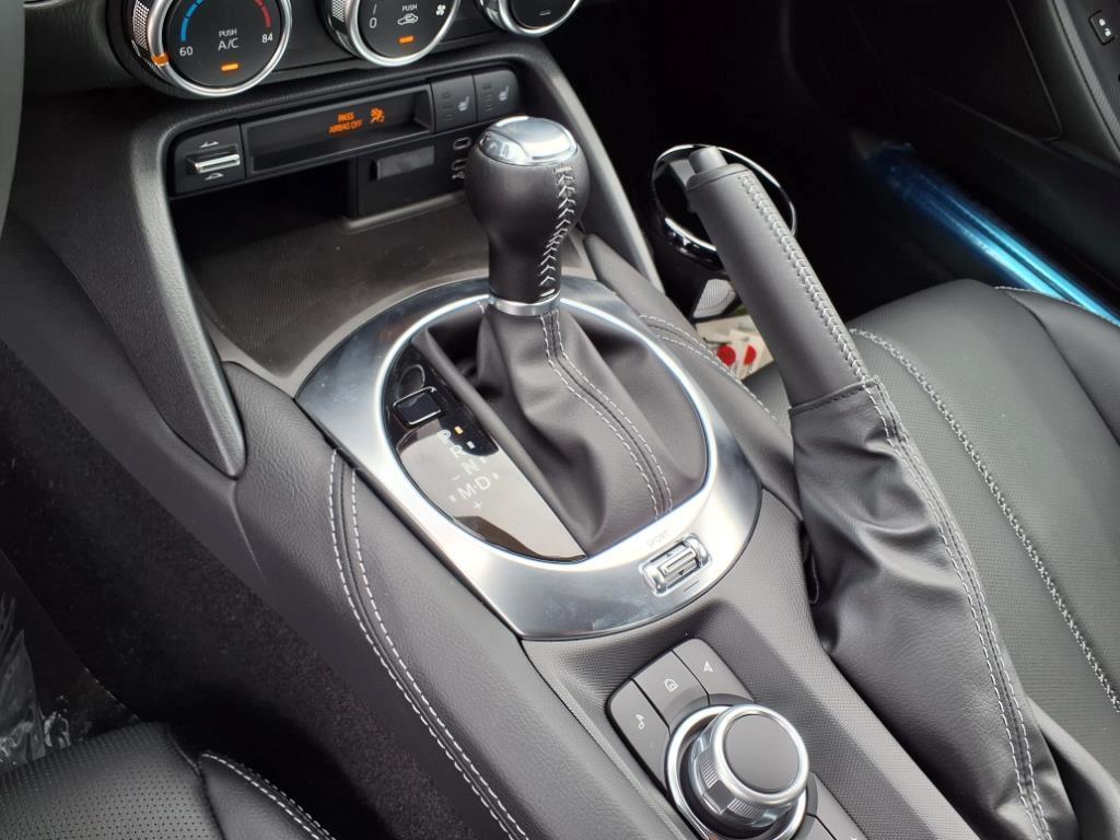 new 2025 Mazda MX-5 Miata RF car, priced at $39,574