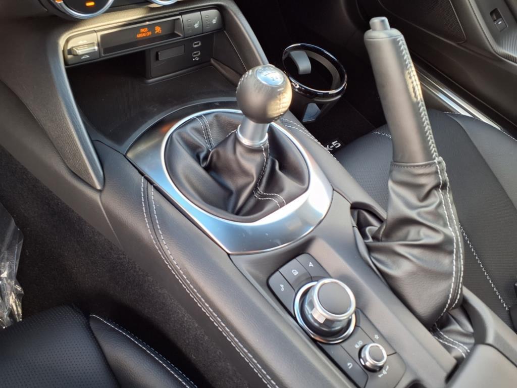 new 2025 Mazda MX-5 Miata RF car, priced at $38,693