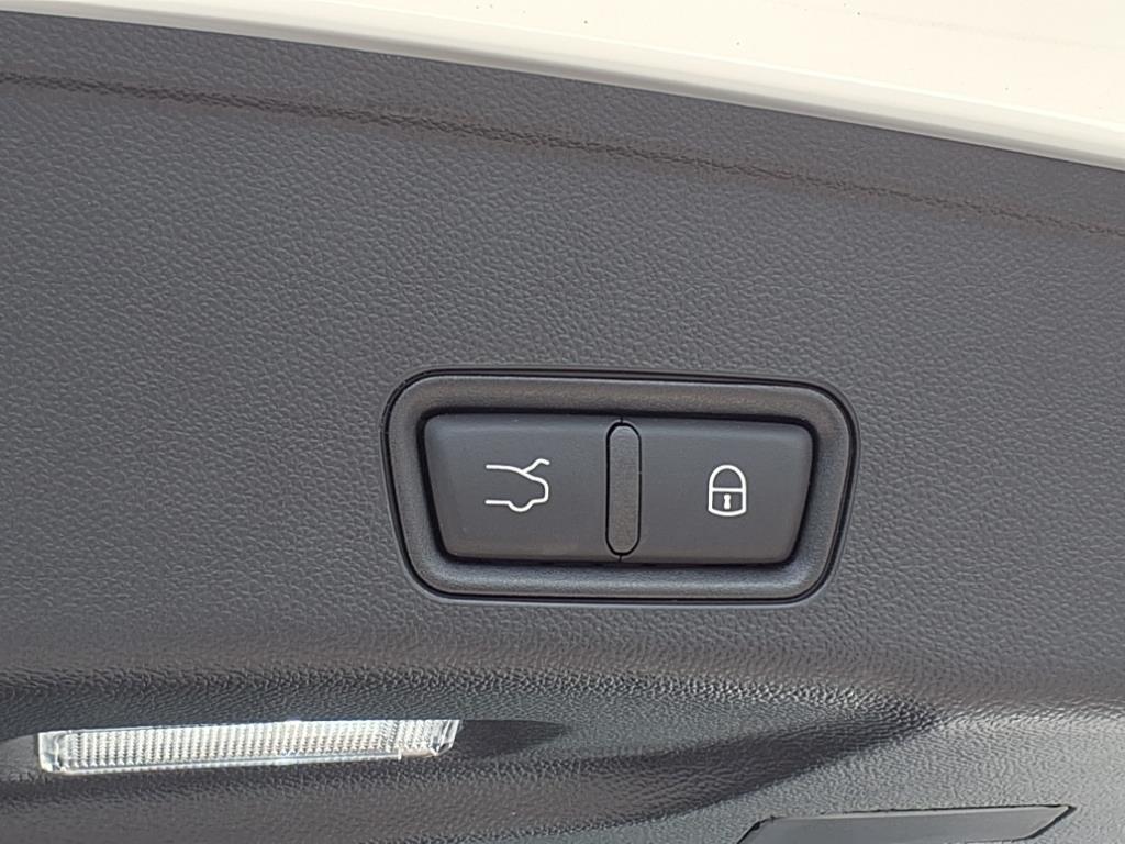 used 2024 Maserati Grecale car, priced at $35,995