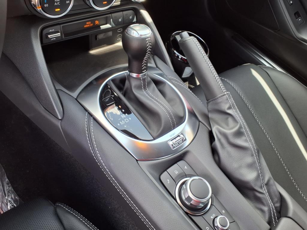 new 2025 Mazda MX-5 Miata RF car, priced at $39,574