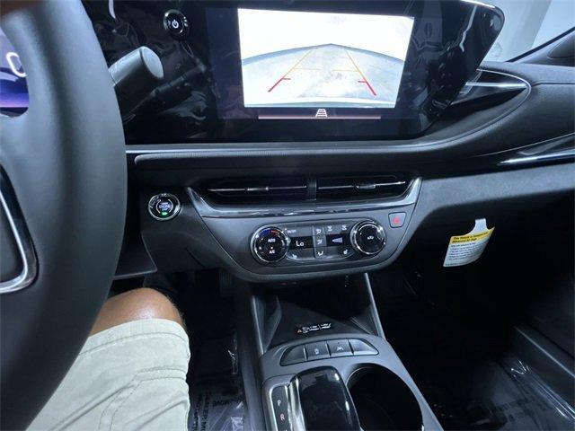 new 2025 Buick Envista car, priced at $25,280