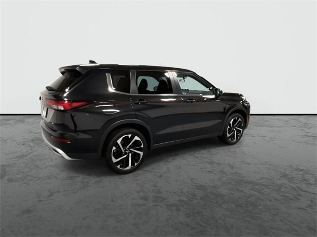 used 2022 Mitsubishi Outlander car, priced at $22,040