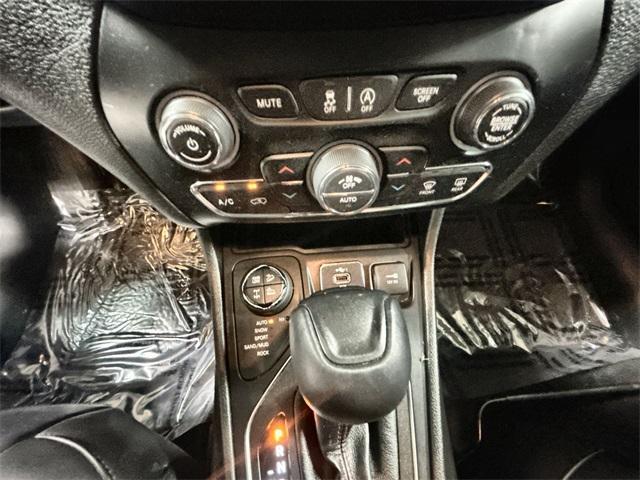 used 2021 Jeep Cherokee car, priced at $21,644