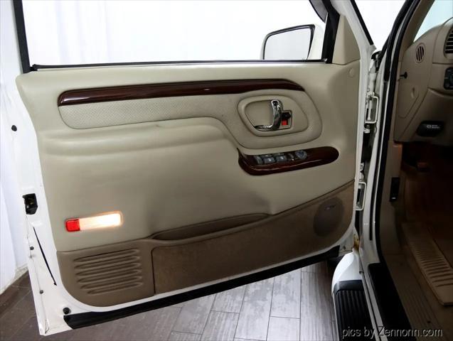 used 2000 Cadillac Escalade car, priced at $9,990