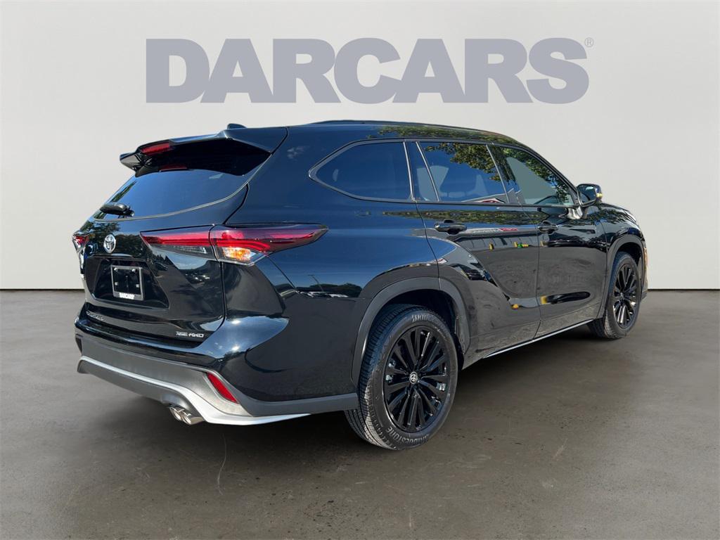 used 2025 Toyota Highlander car, priced at $46,499
