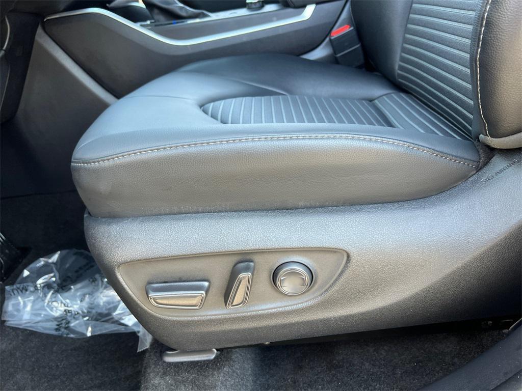 used 2025 Toyota Highlander car, priced at $46,499