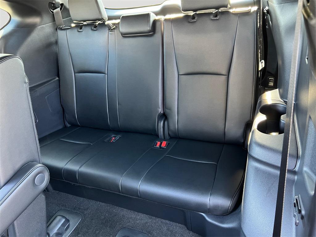 used 2025 Toyota Highlander car, priced at $46,499