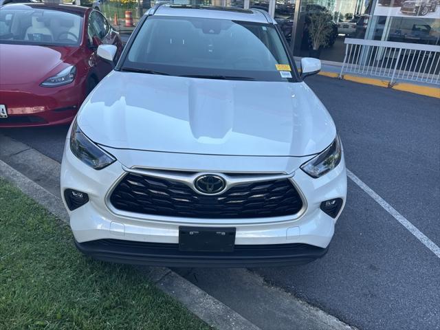 used 2024 Toyota Highlander car, priced at $42,000