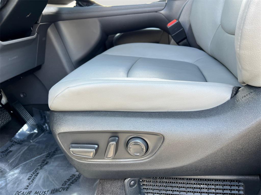 used 2023 Toyota Sienna car, priced at $40,399