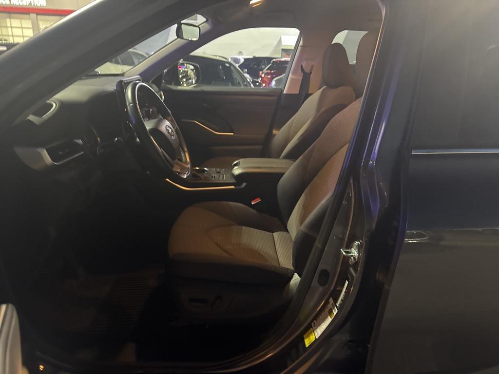 used 2023 Toyota Highlander car, priced at $32,220