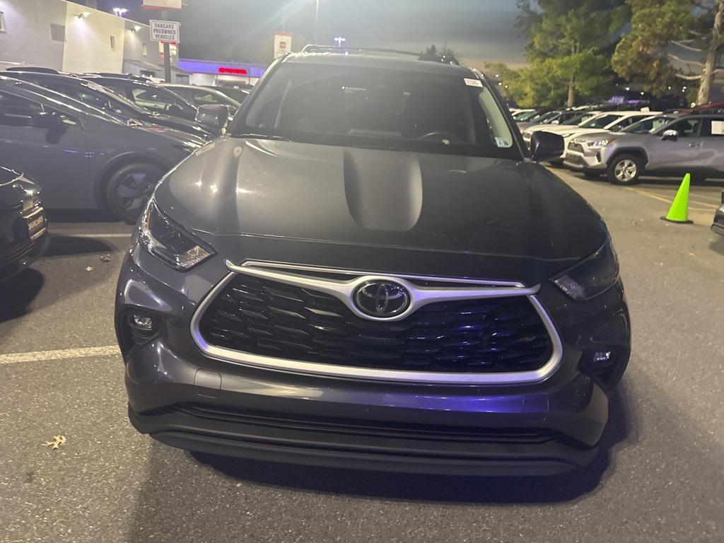 used 2023 Toyota Highlander car, priced at $32,220