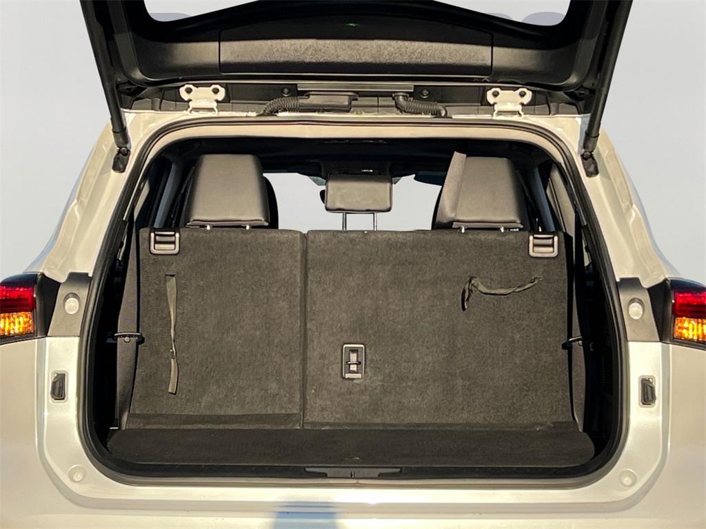 used 2024 Toyota Highlander car, priced at $36,930