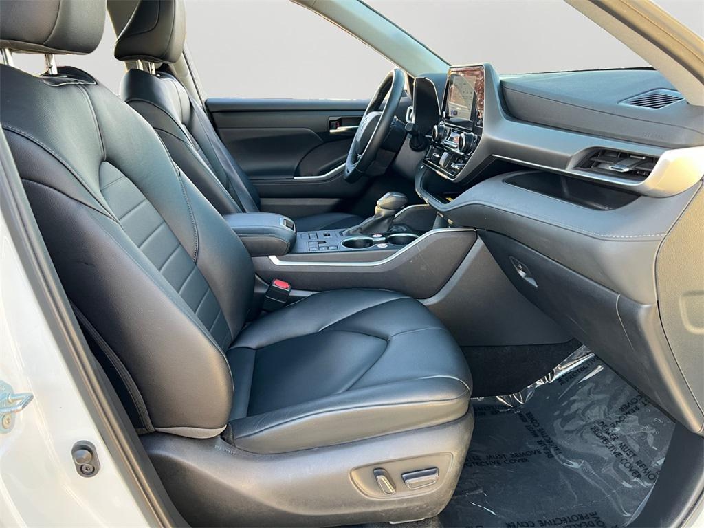 used 2024 Toyota Highlander car, priced at $36,930