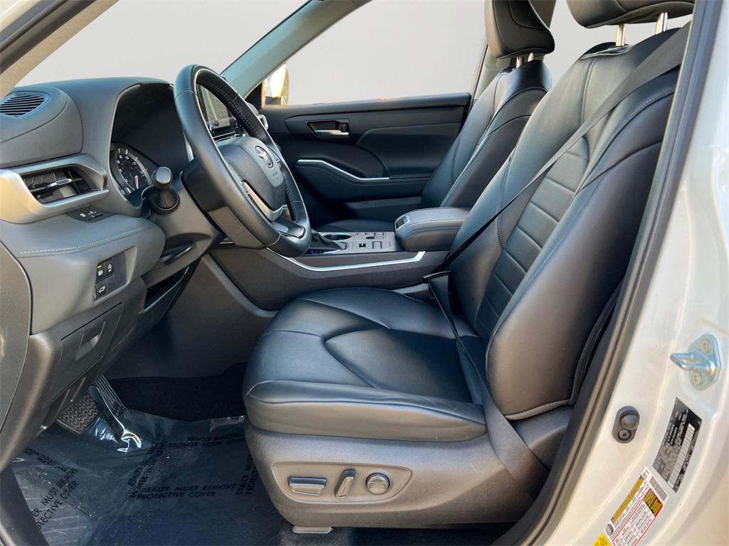 used 2024 Toyota Highlander car, priced at $36,930