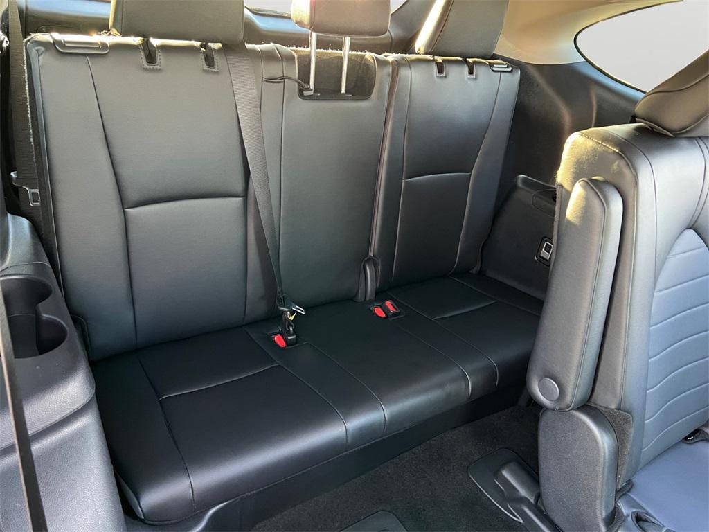 used 2024 Toyota Highlander car, priced at $36,930