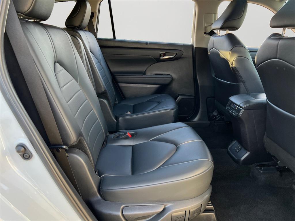 used 2024 Toyota Highlander car, priced at $36,930