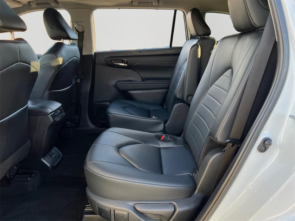 used 2024 Toyota Highlander car, priced at $36,930