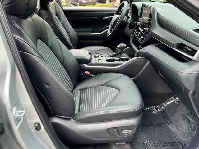 used 2024 Toyota Highlander car, priced at $45,000