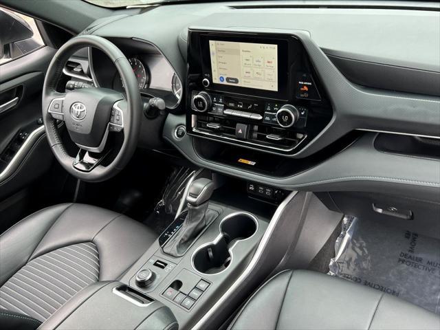 used 2024 Toyota Highlander car, priced at $45,000
